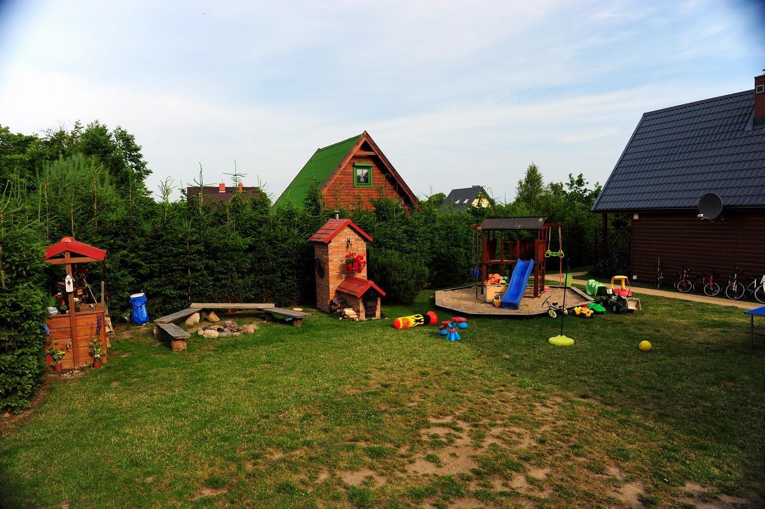 Caloroczne Domki Nad Morzem I Jeziorem Jezierzany Bagian luar foto
